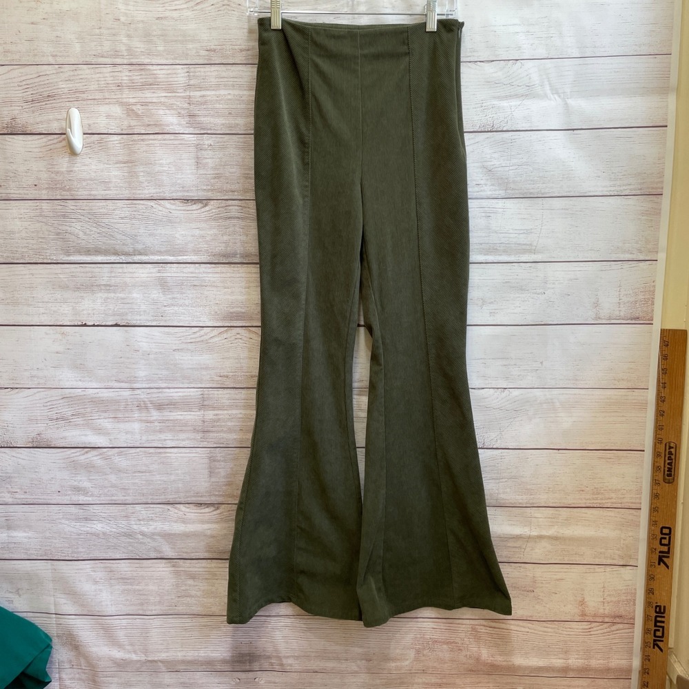 LULU'S BELL BOTTOM PANTS IN GREEN CORDUROY